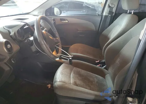 2014 Chevrolet Sonic Ls z USA, uszkodzony, nr VIN 1G1JA6SH6E4136682